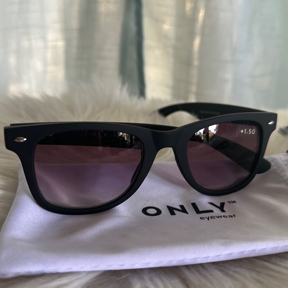 (NWOT) Only Eyewear Reader Sunglasses +1.50 with Dust Bag